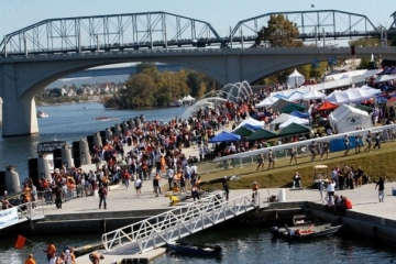 Image: Head of the Hooch Regatta Rowing Competition