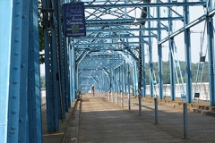 Image: Walnut Street Walking Bridge